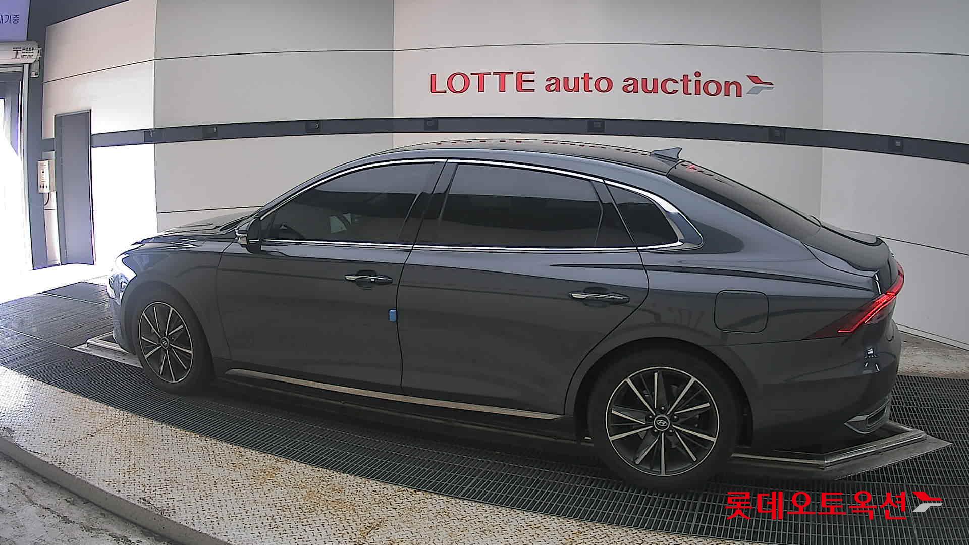 2022 - hyundai grandeur