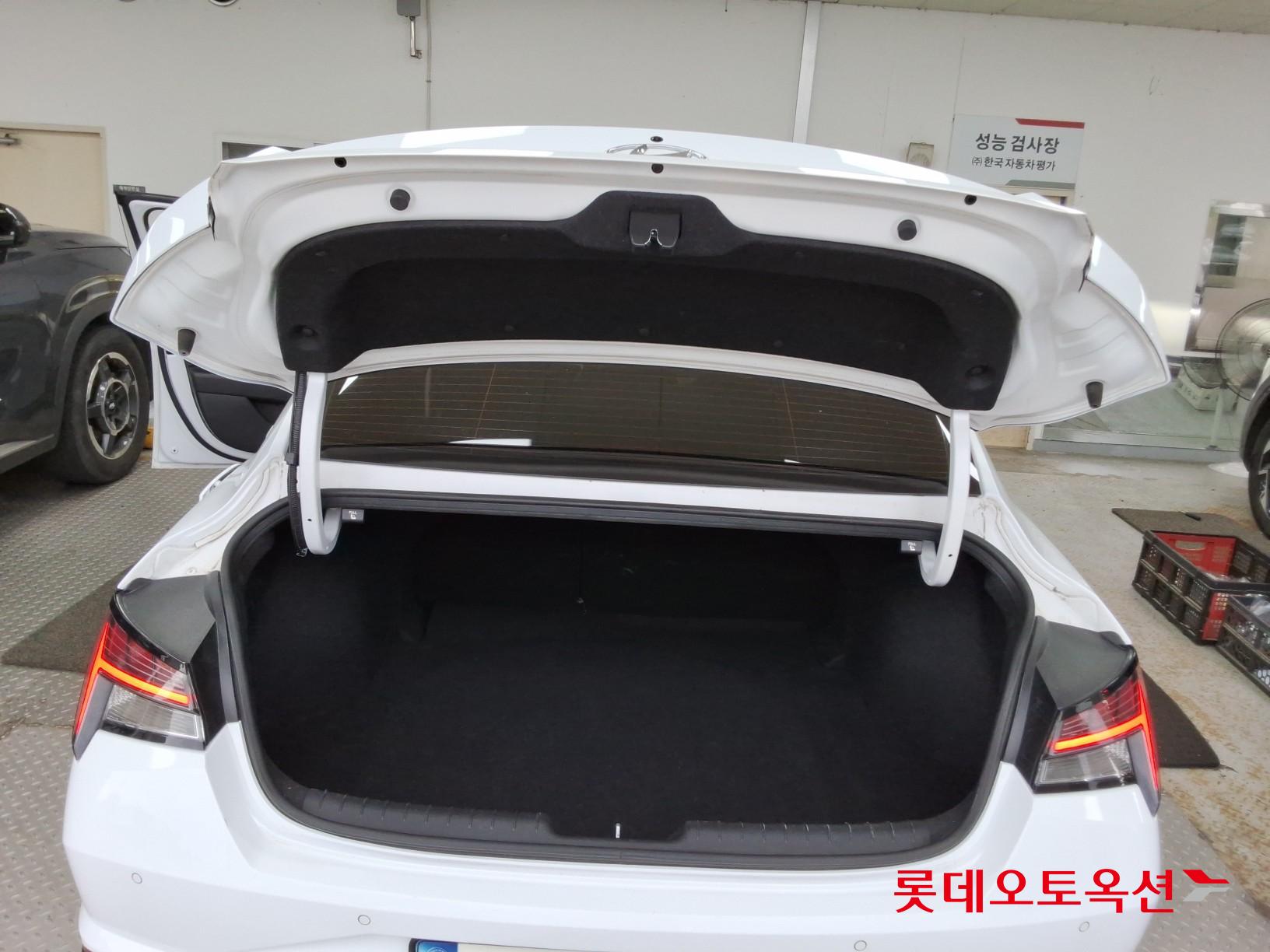 2023 - hyundai avante
