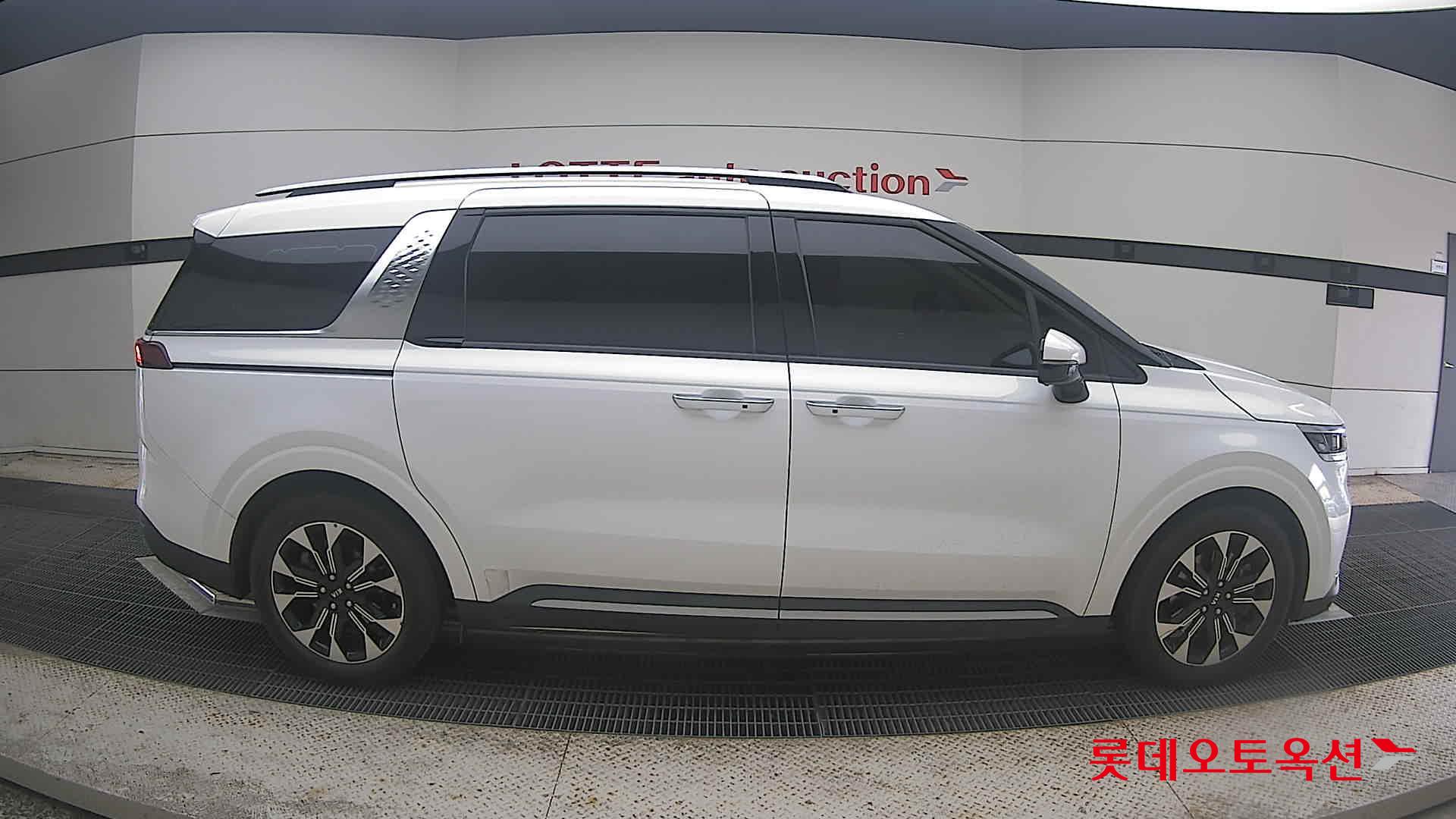 2021 - kia carnival