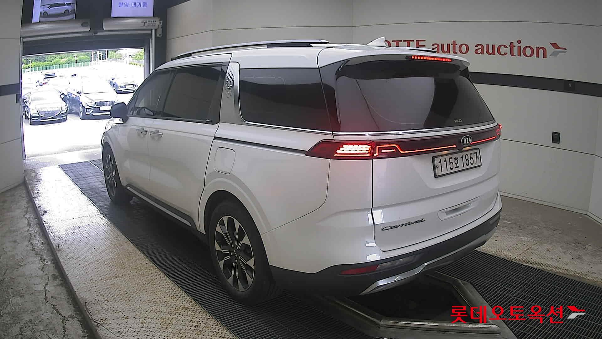 2021 - kia carnival