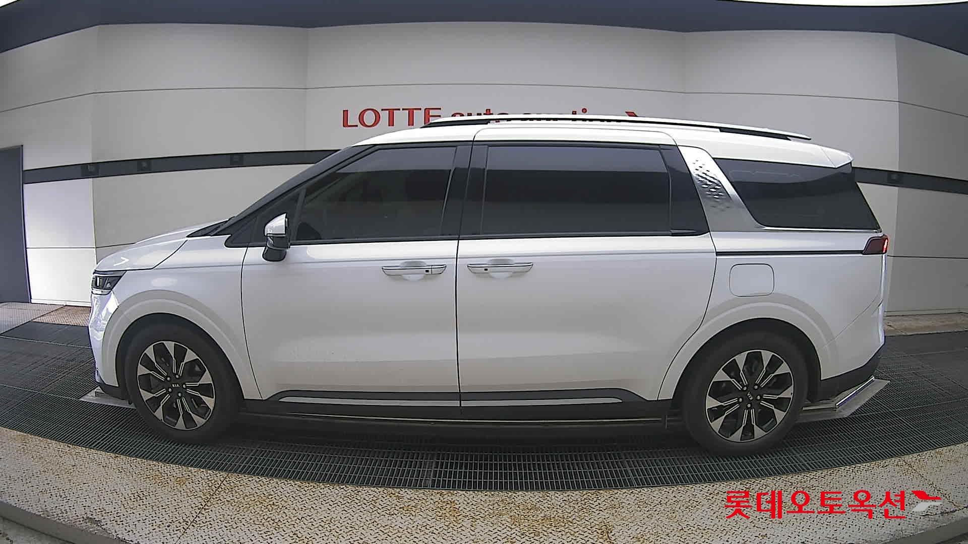 2021 - kia carnival