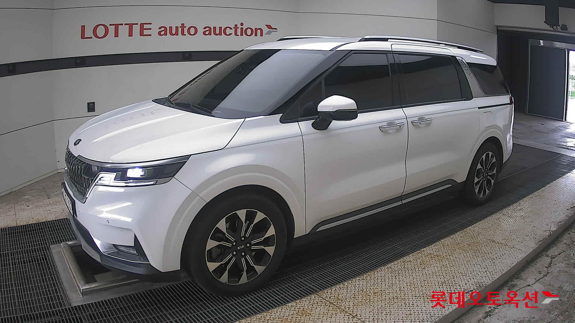 2021 - kia carnival