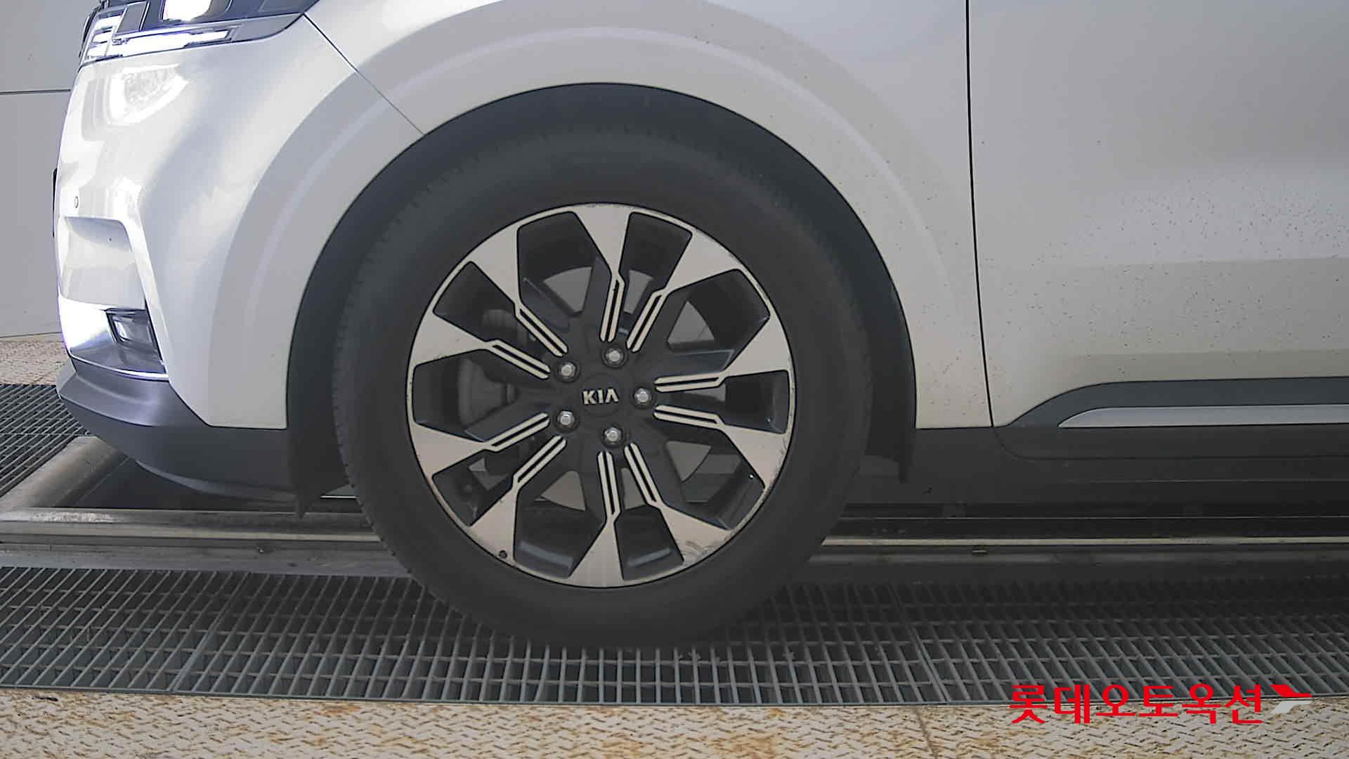 2021 - kia carnival