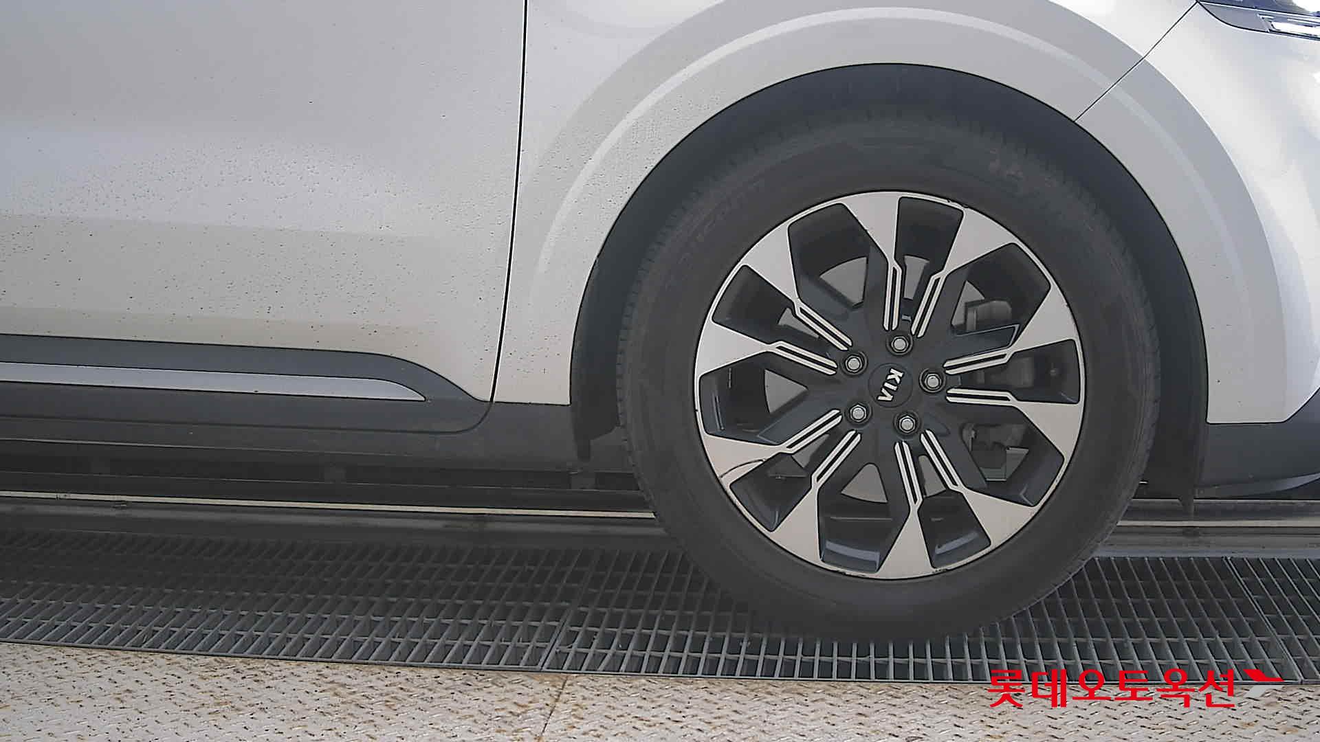 2021 - kia carnival