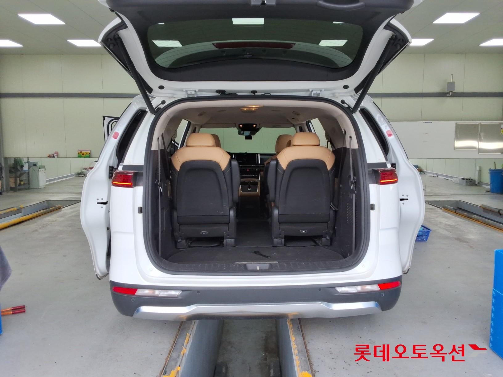 2021 - kia carnival
