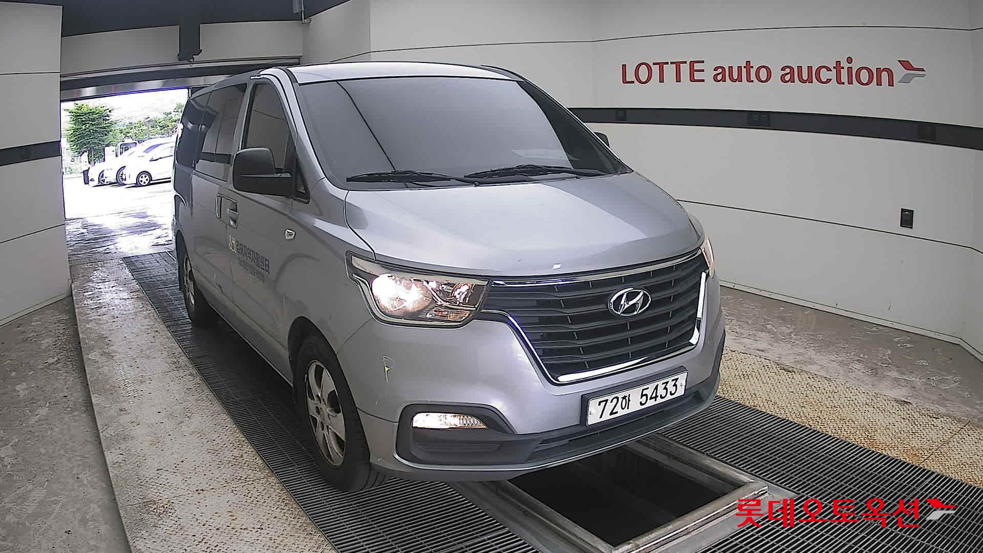 2021 - hyundai grand starex