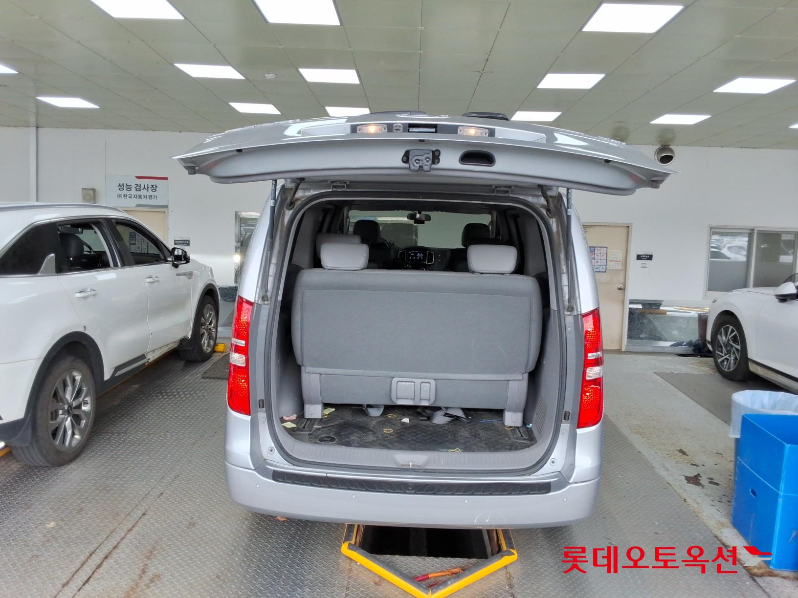 2021 - hyundai grand starex