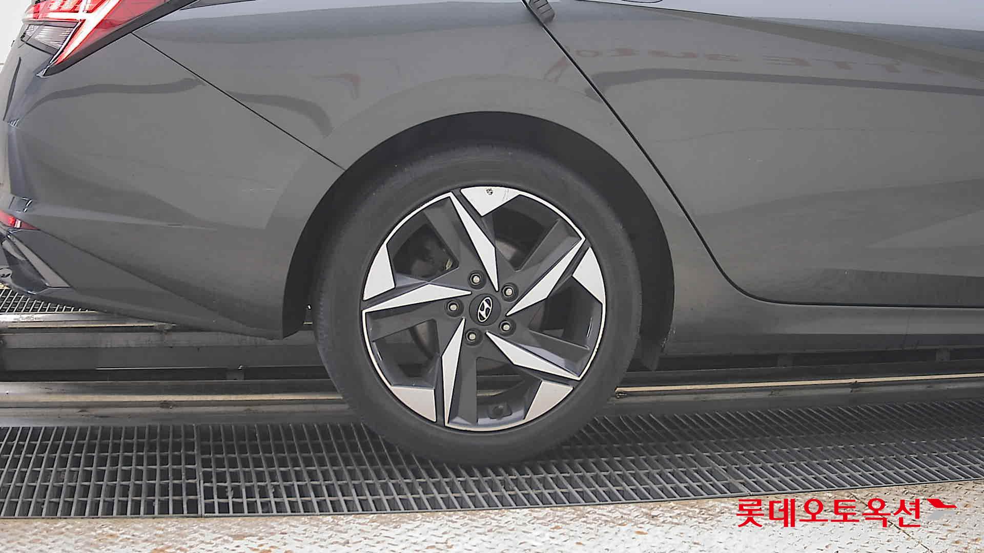 2021 - hyundai avante