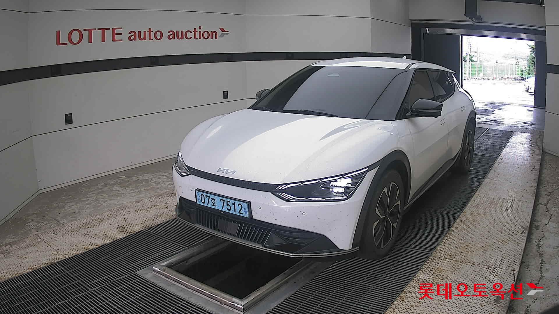 2022 - kia ev6