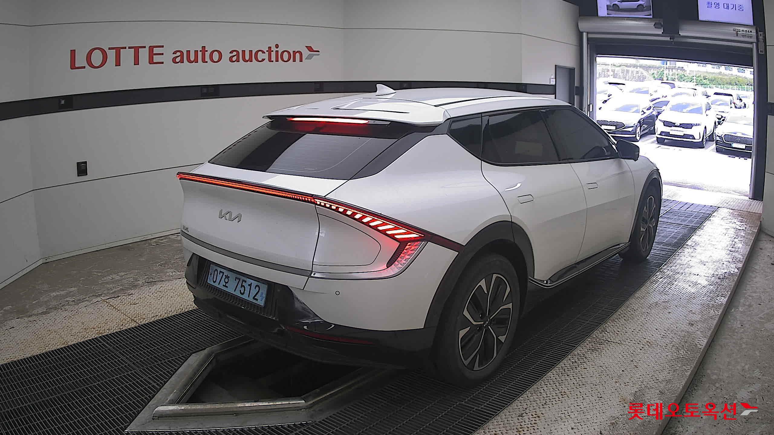 2022 - kia ev6