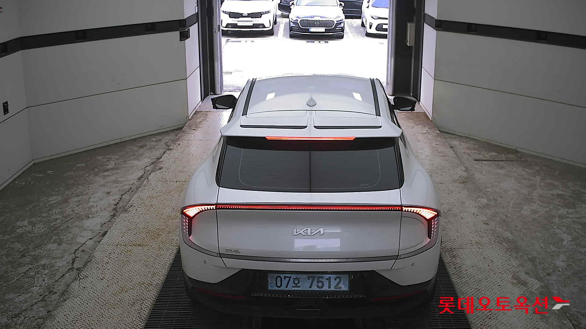 2022 - kia ev6