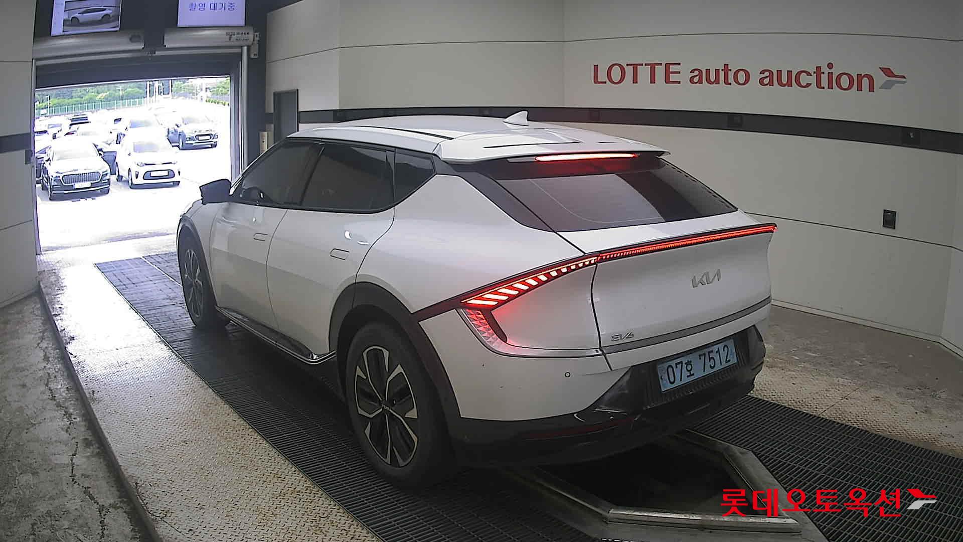 2022 - kia ev6