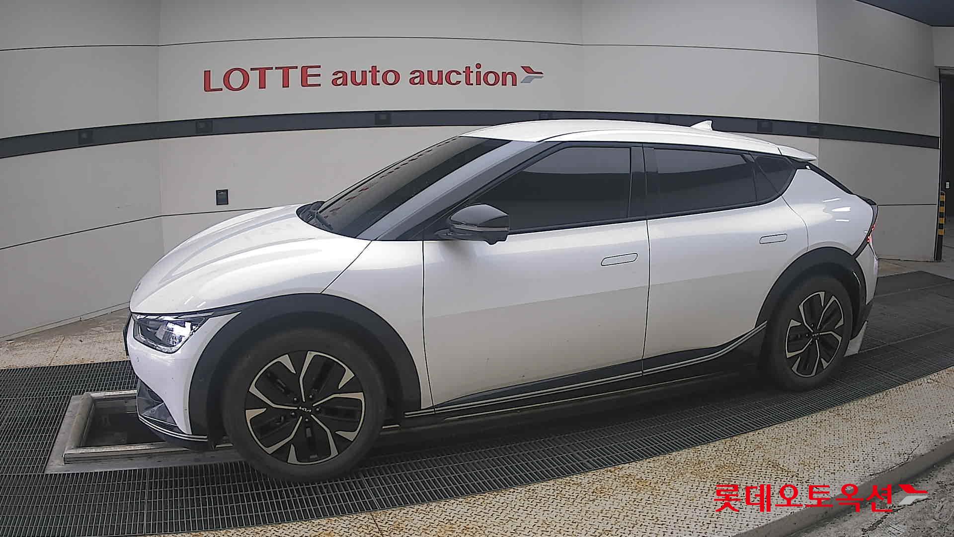 2022 - kia ev6