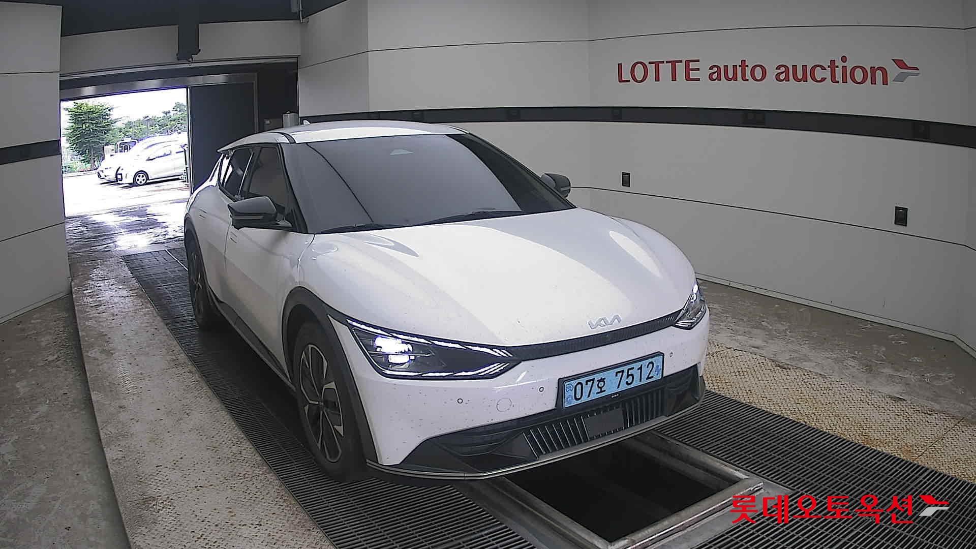 2022 - kia ev6