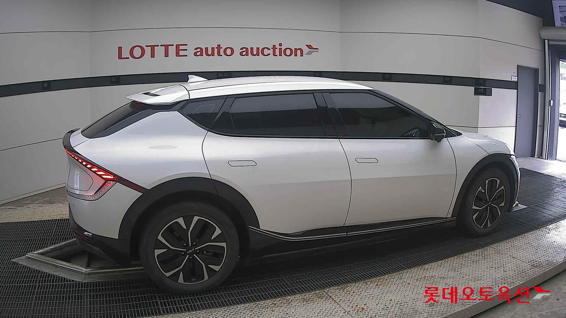 2022 - kia ev6