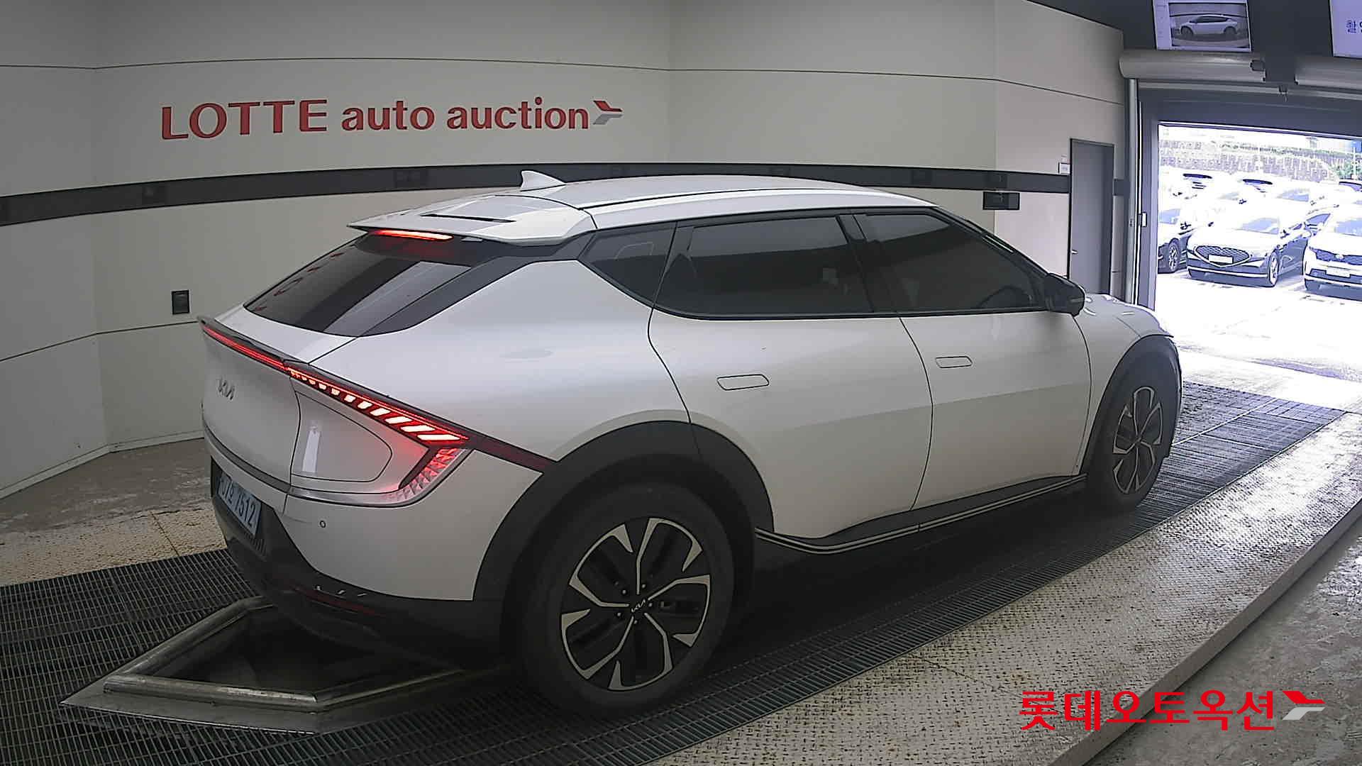 2022 - kia ev6
