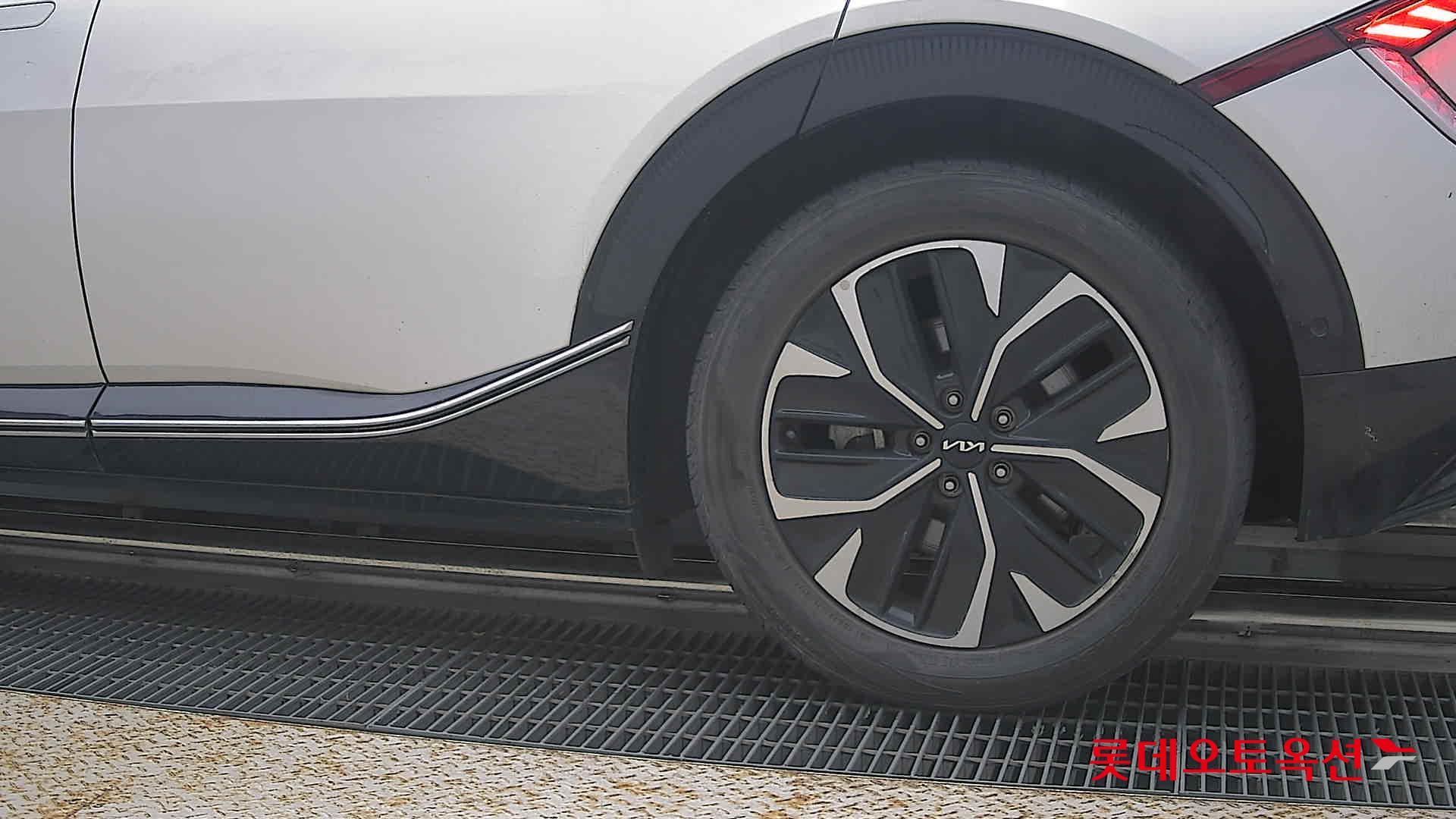 2022 - kia ev6
