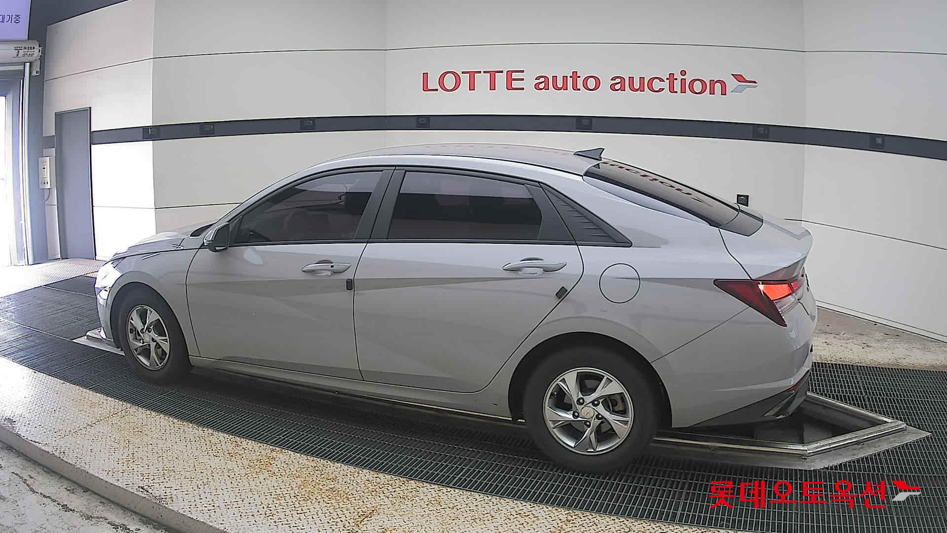 2021 - hyundai avante