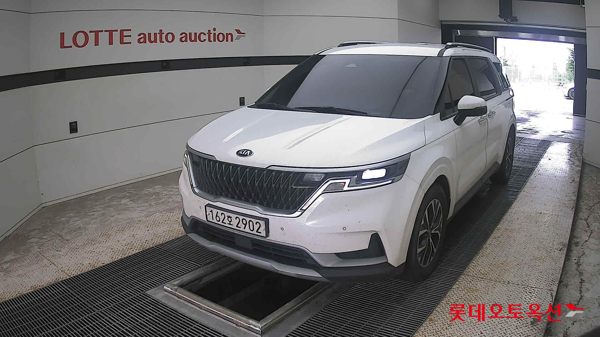 2021 - kia carnival