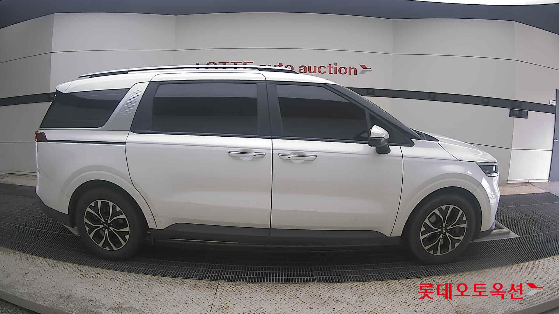 2021 - kia carnival
