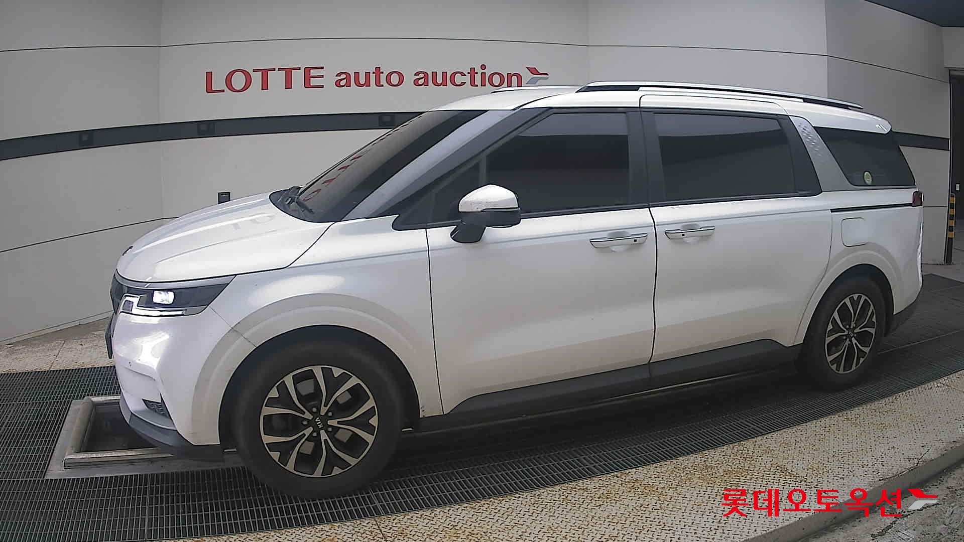 2021 - kia carnival