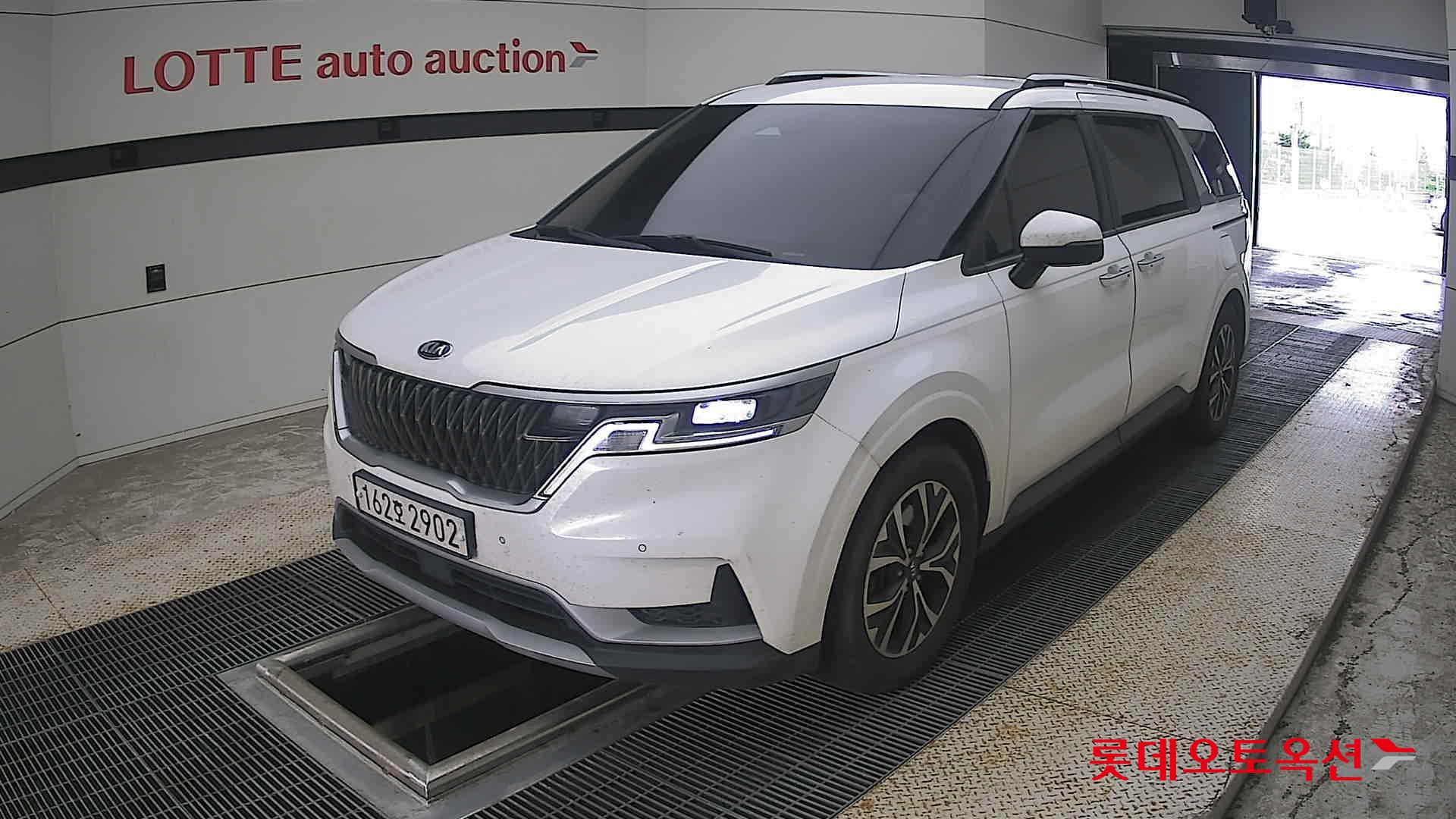 2021 - kia carnival