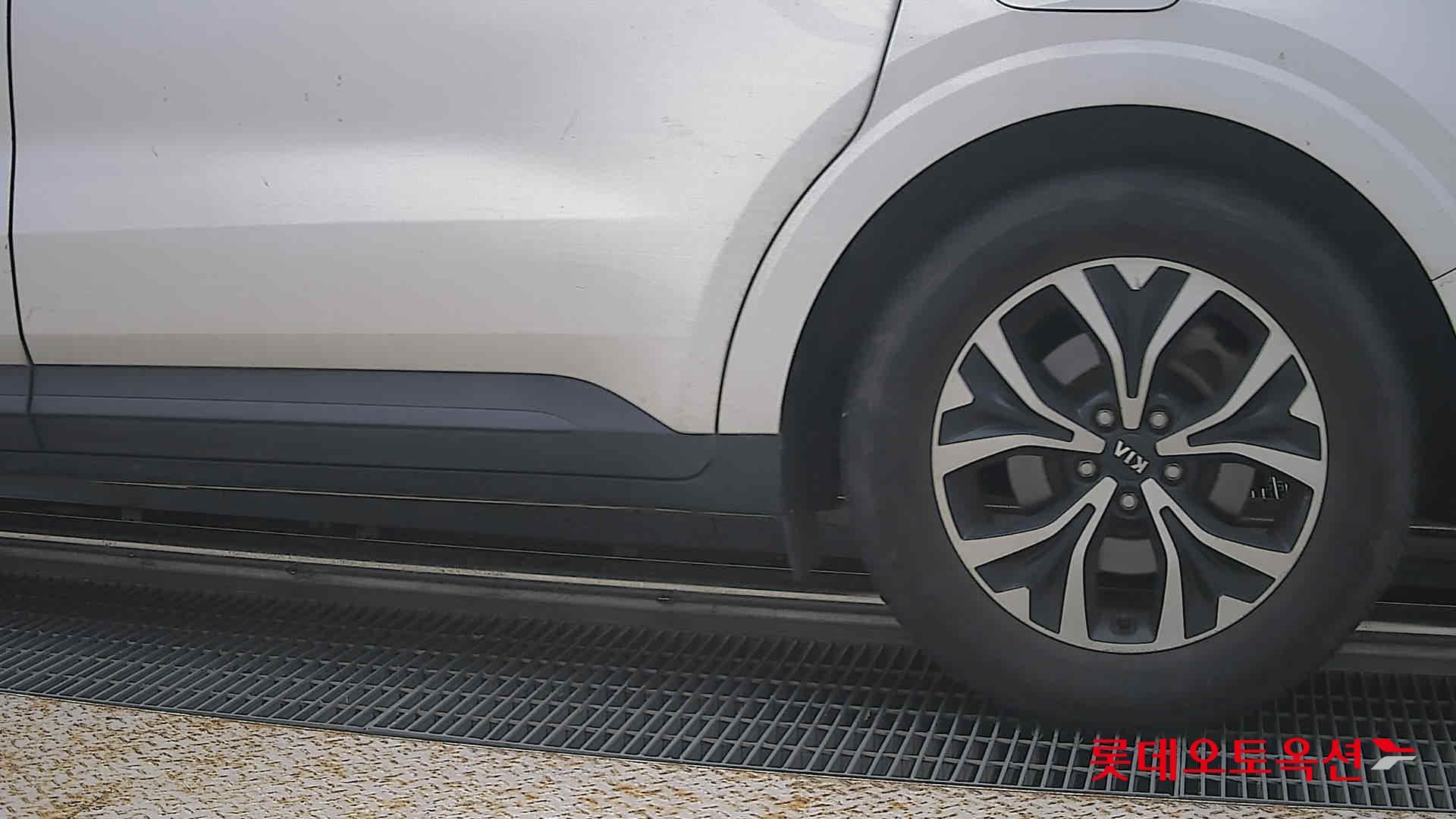 2021 - kia carnival