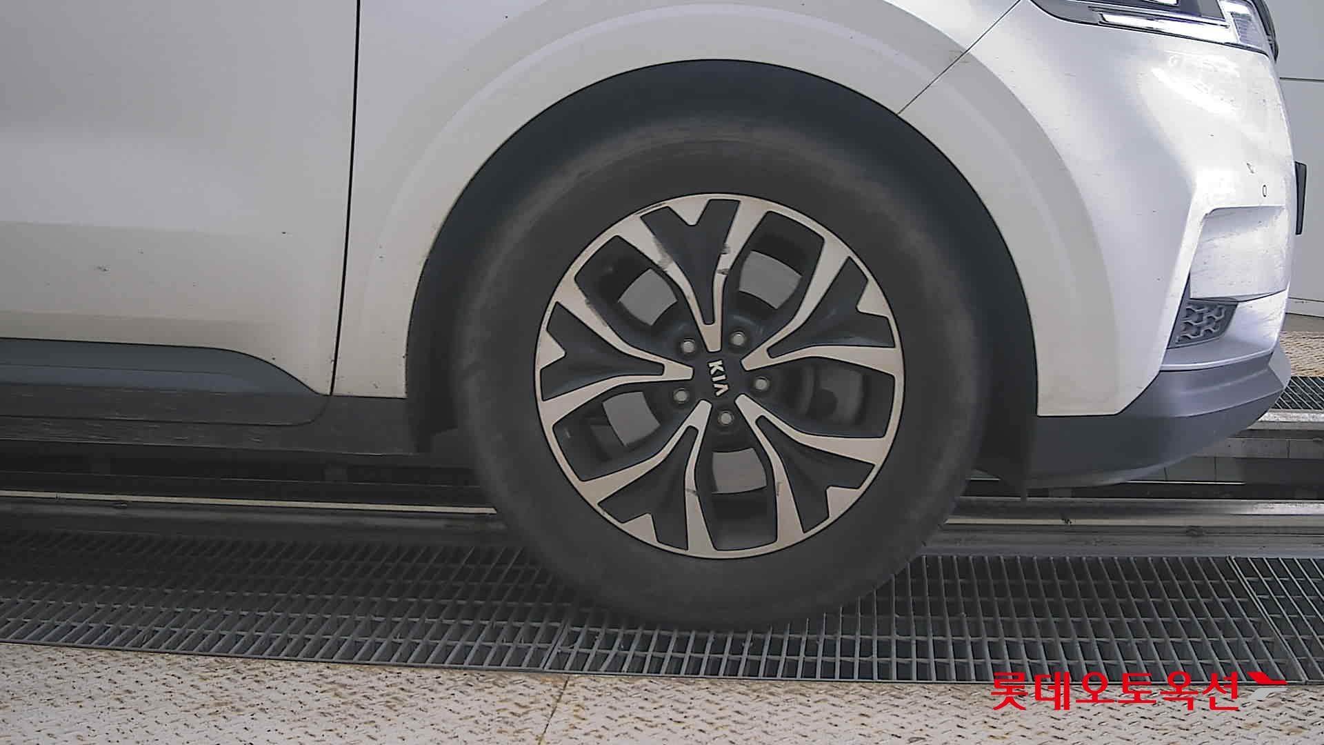 2021 - kia carnival