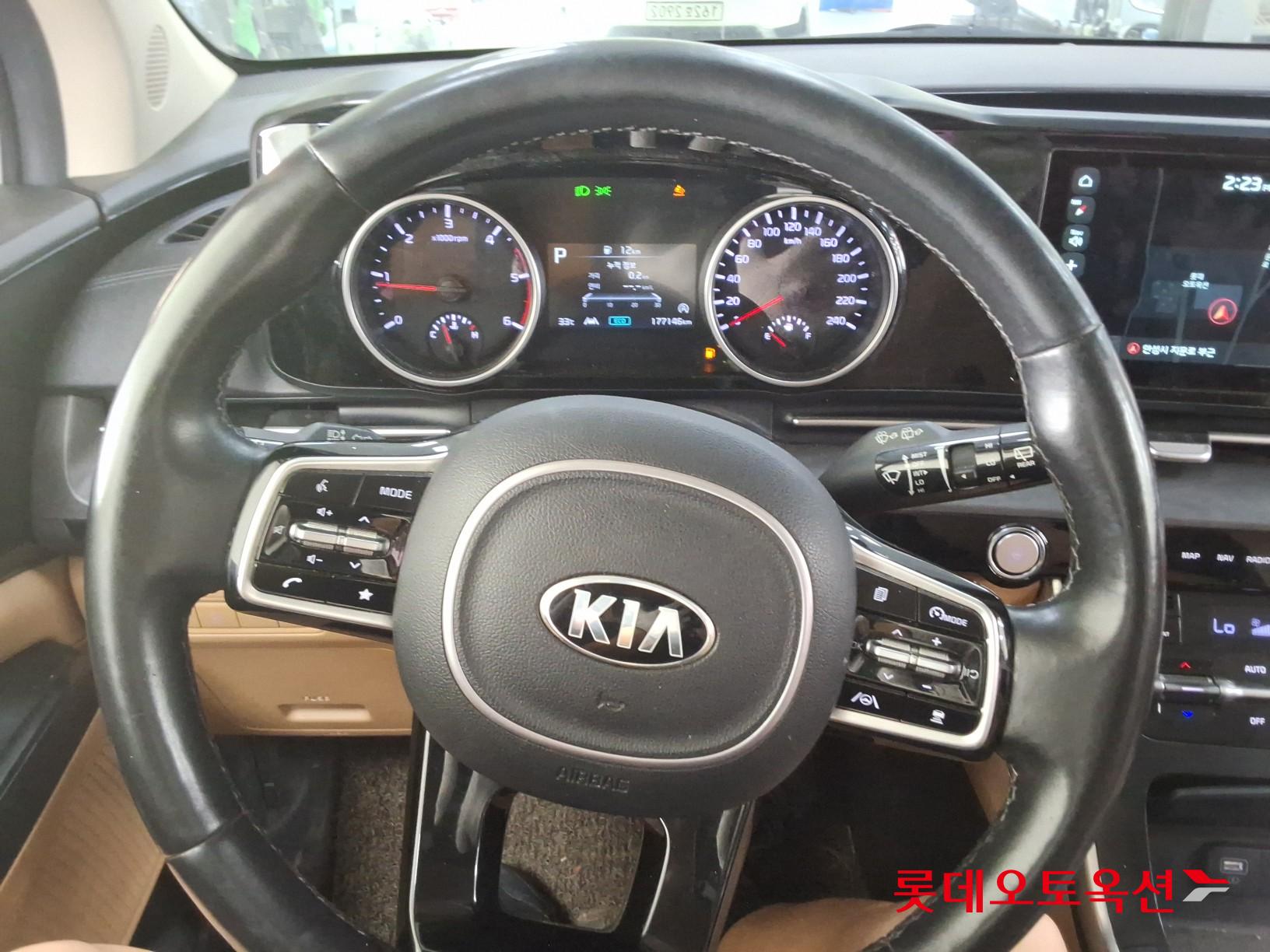2021 - kia carnival