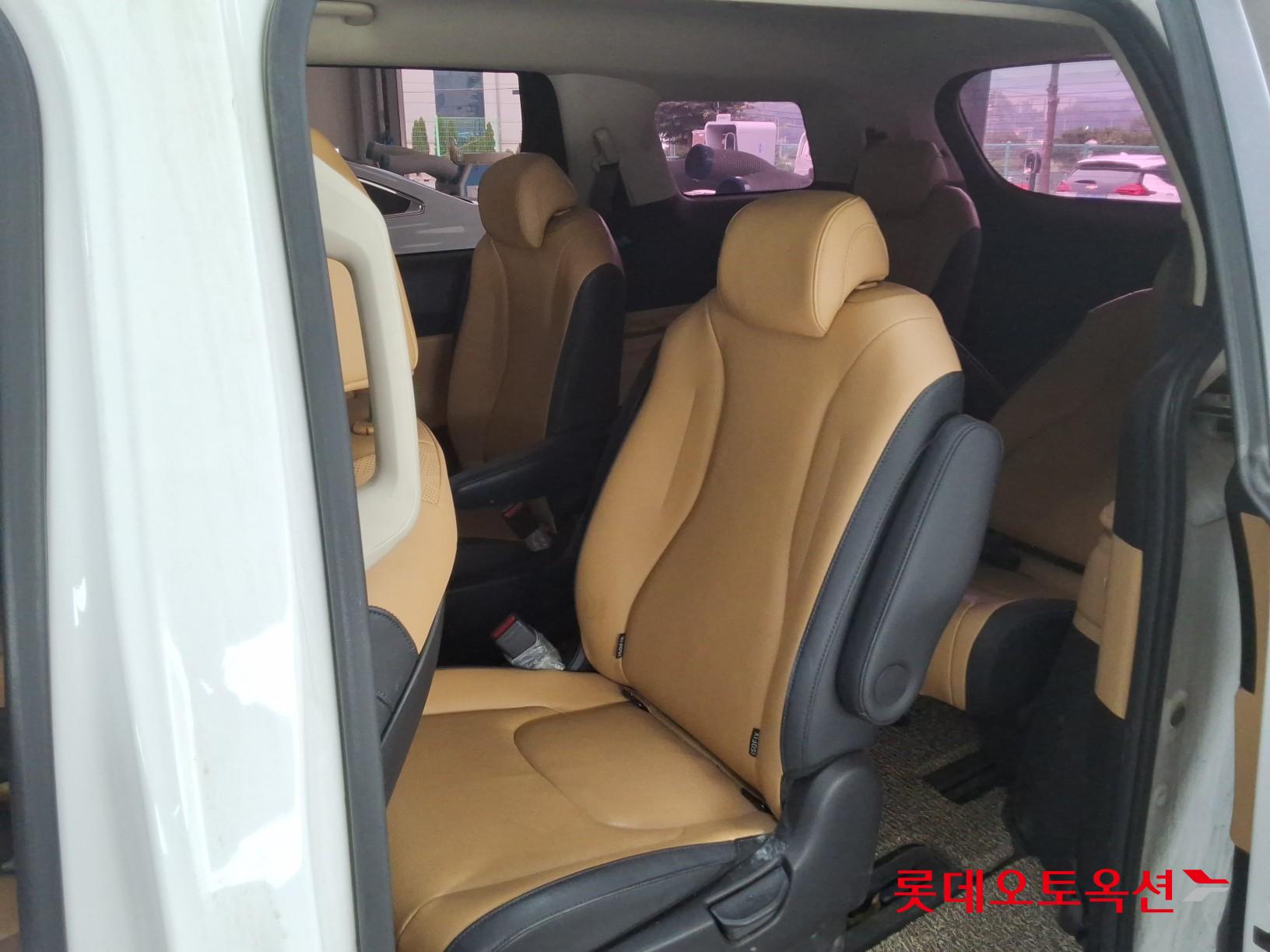 2021 - kia carnival