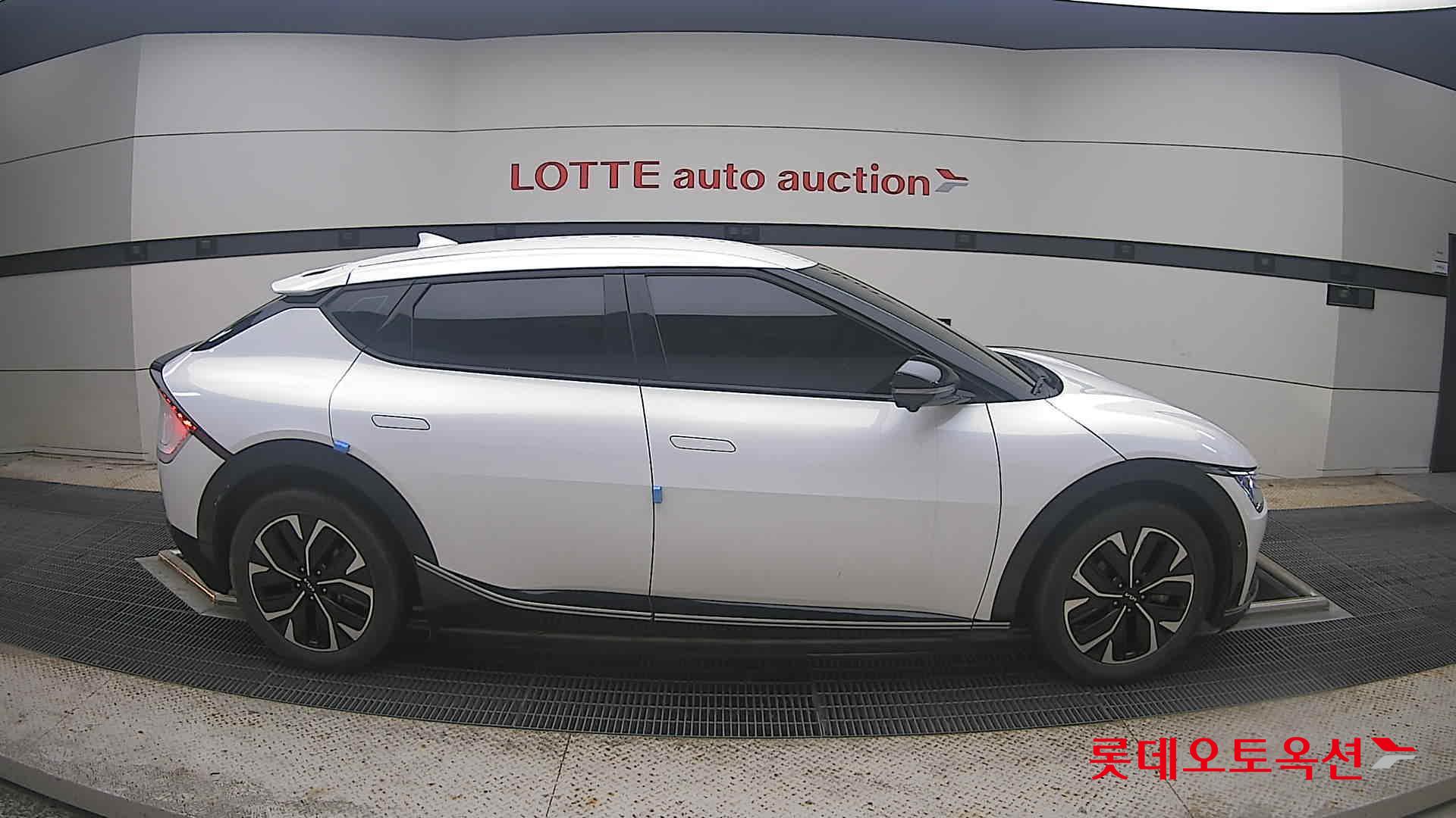 2022 - kia ev6