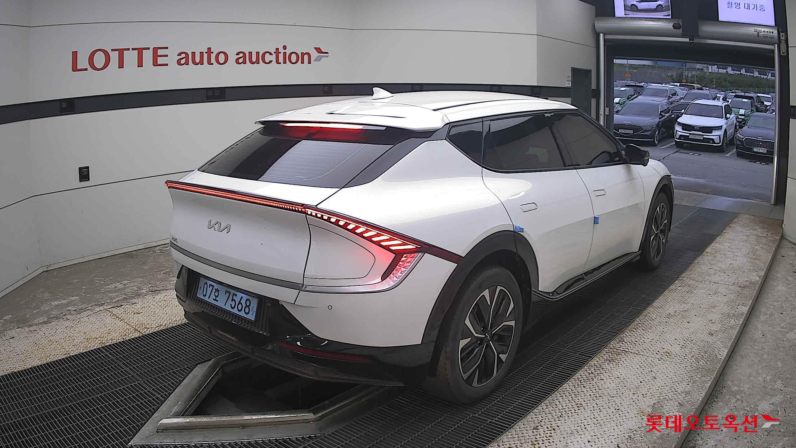 2022 - kia ev6
