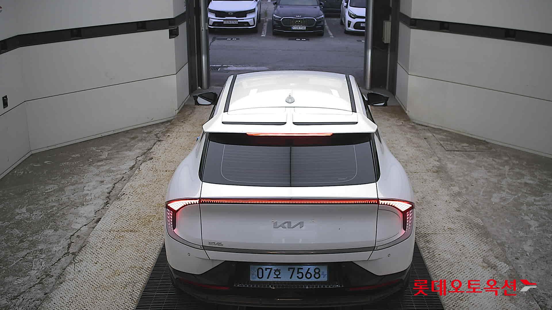 2022 - kia ev6