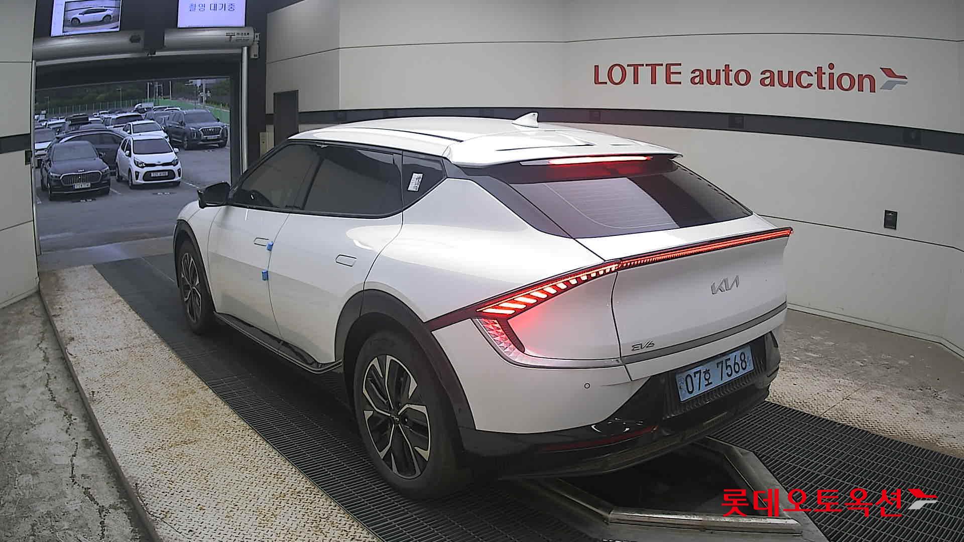 2022 - kia ev6