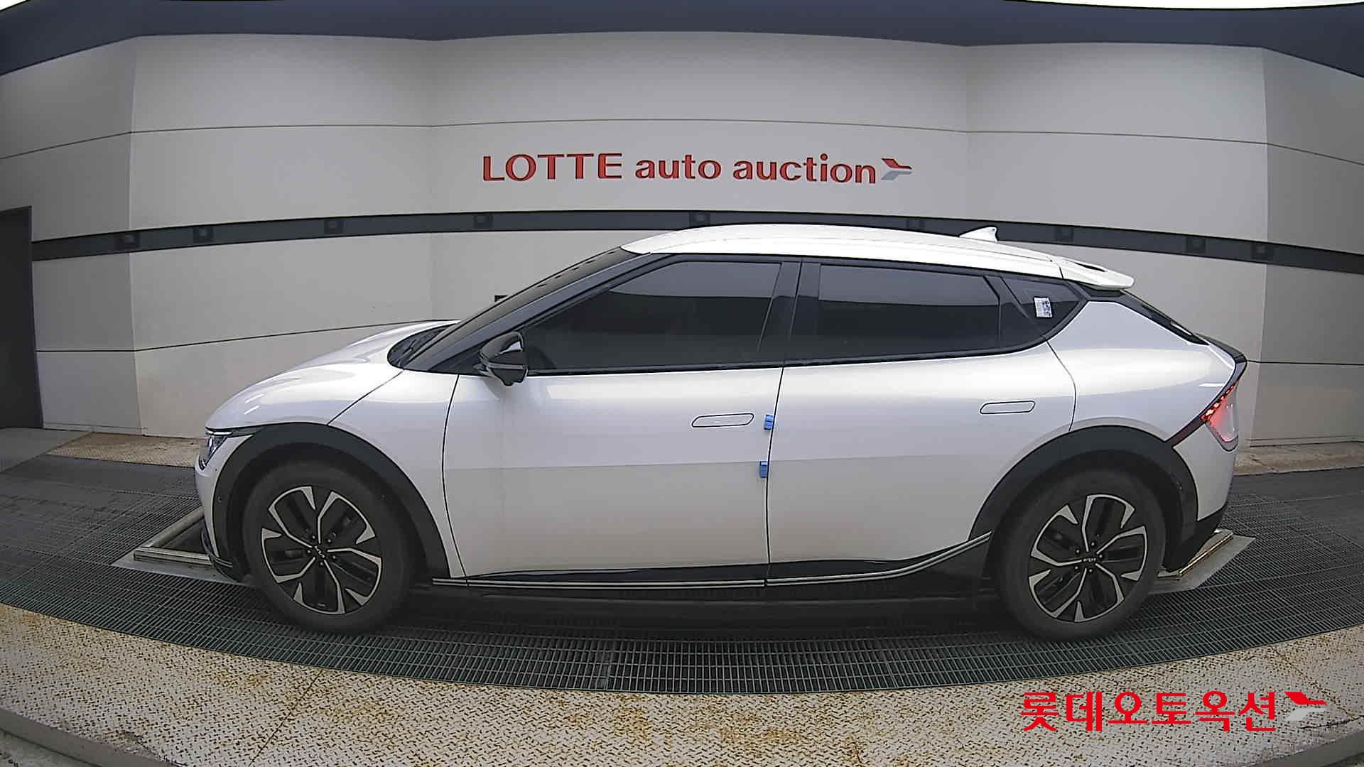 2022 - kia ev6