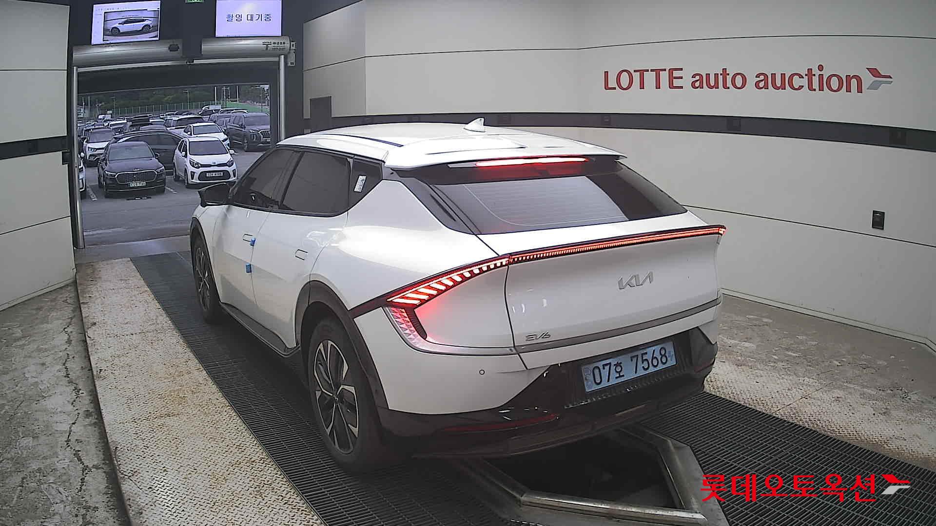 2022 - kia ev6