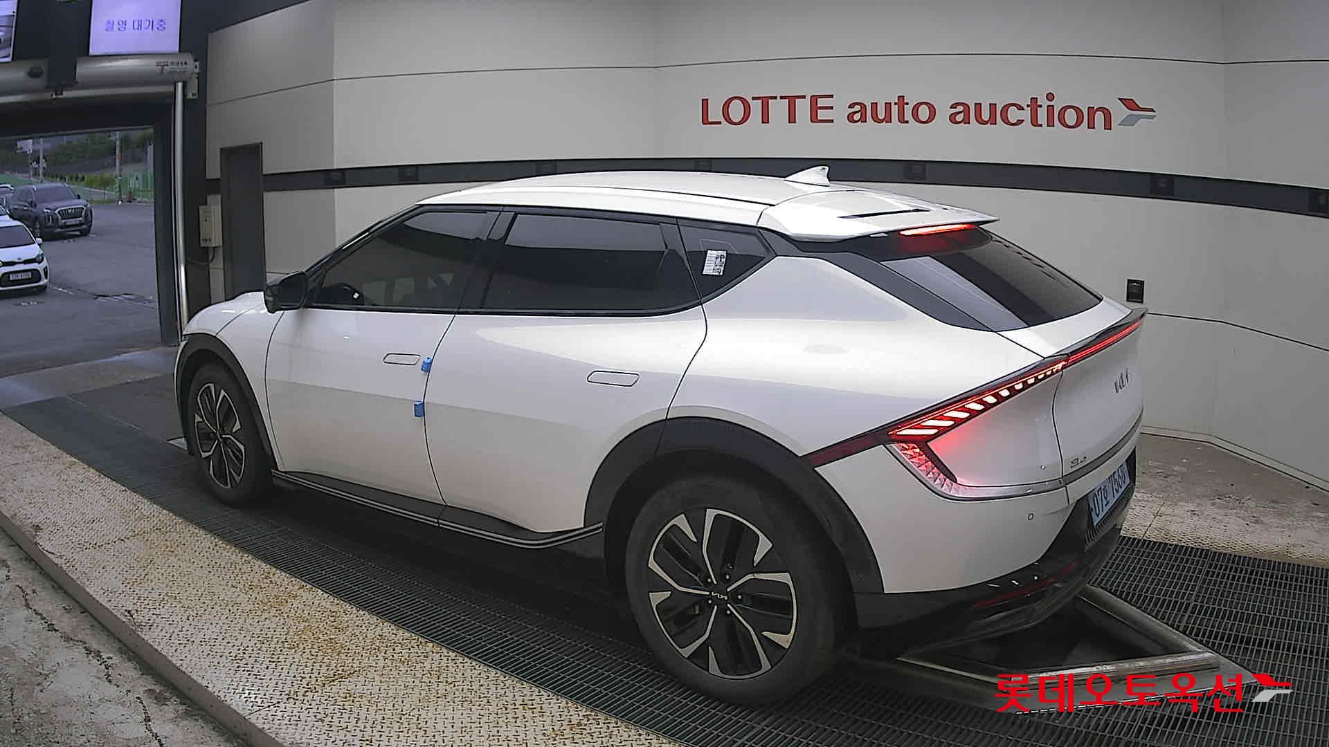 2022 - kia ev6