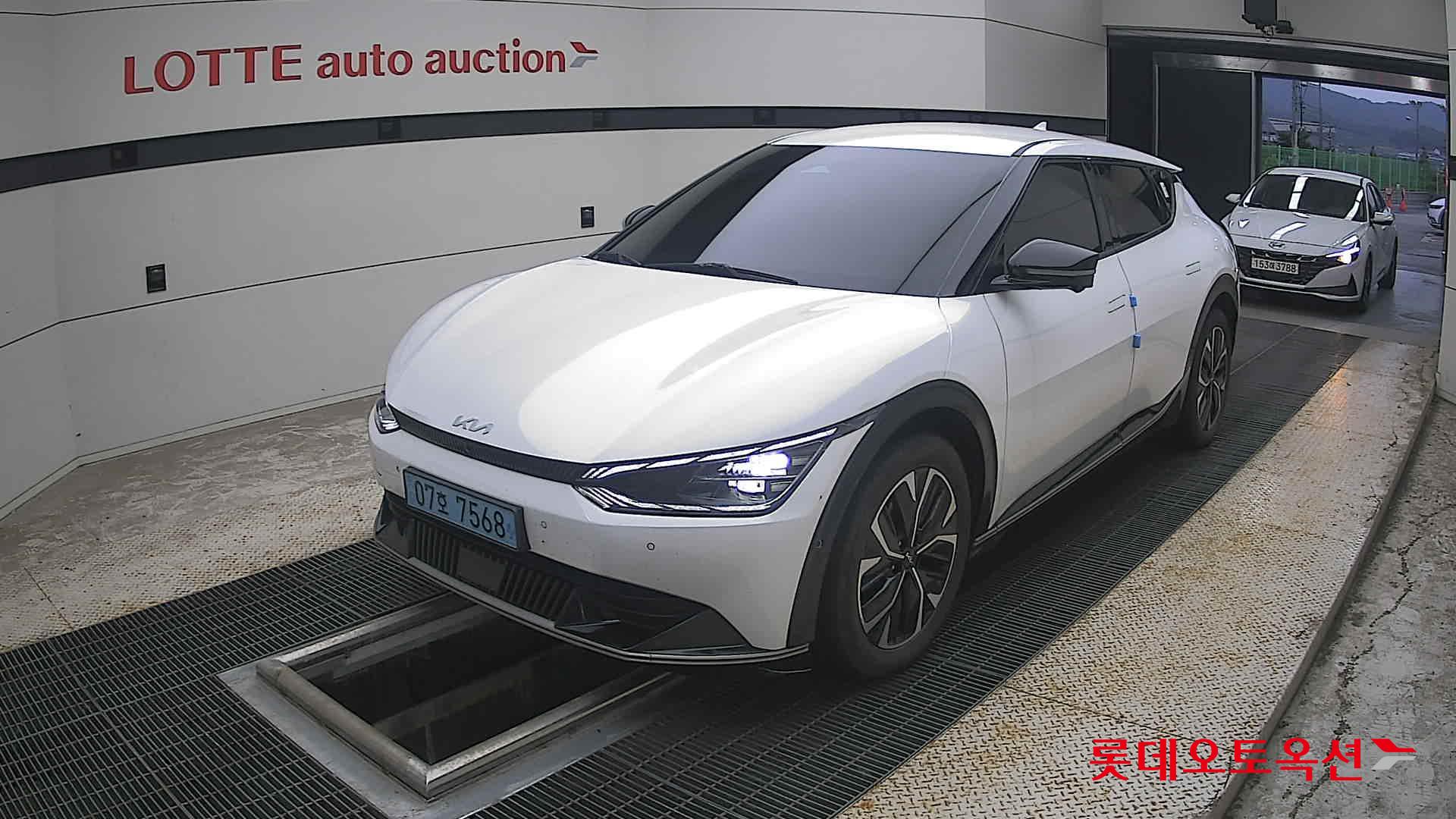 2022 - kia ev6