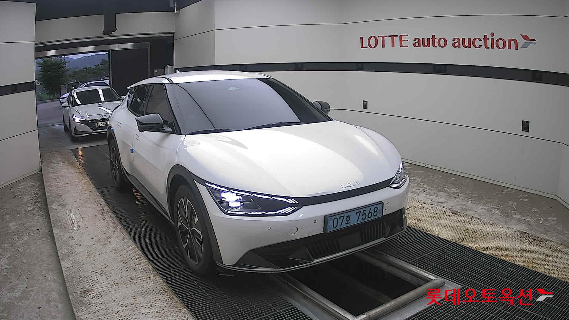 2022 - kia ev6