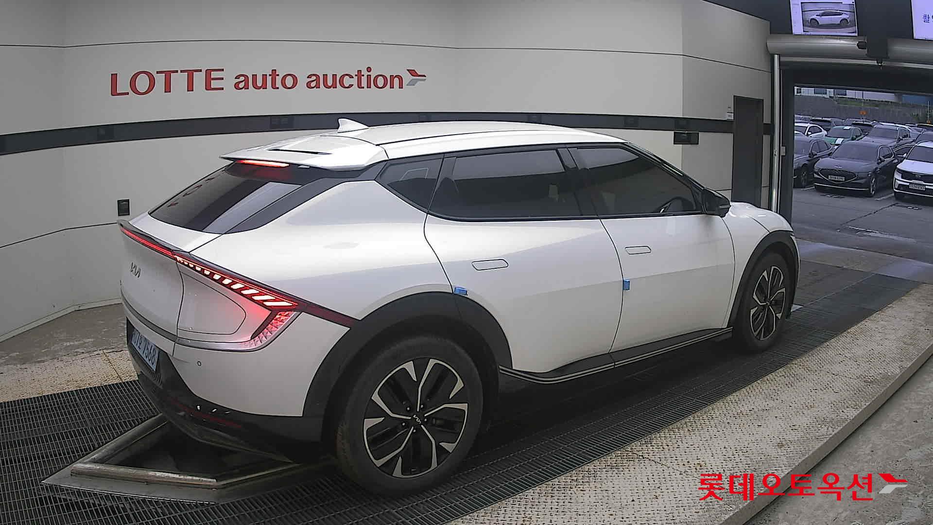 2022 - kia ev6