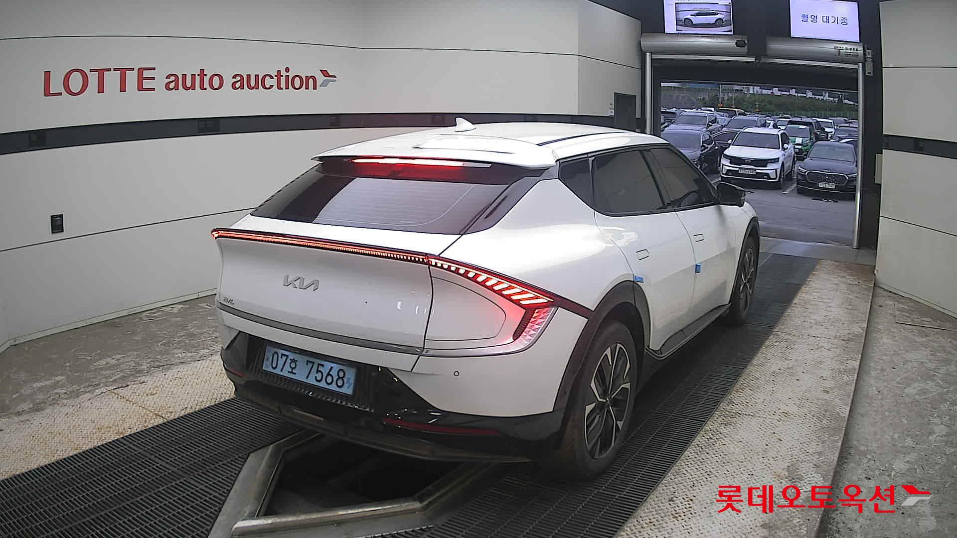 2022 - kia ev6