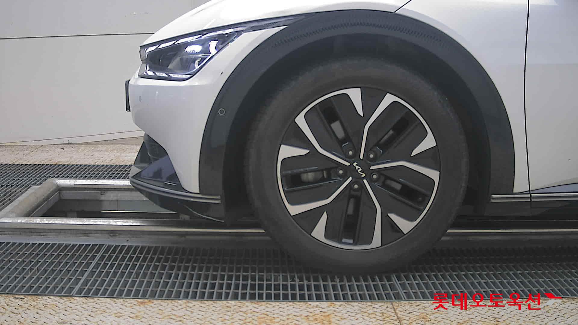 2022 - kia ev6