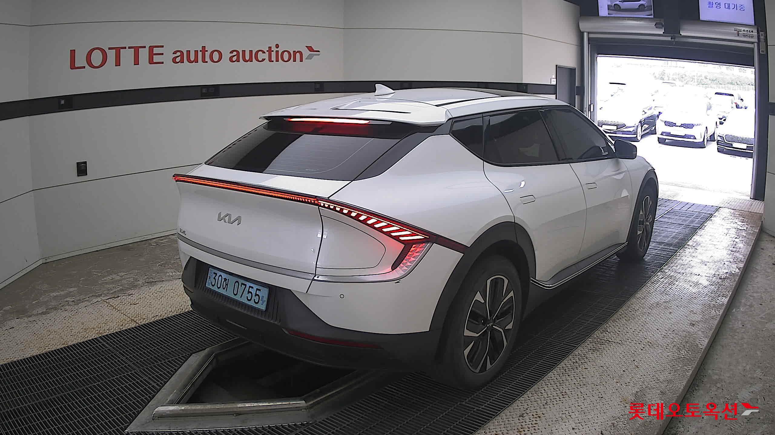 2022 - kia ev6