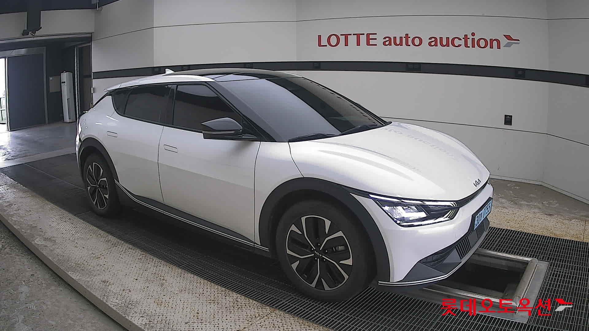 2022 - kia ev6