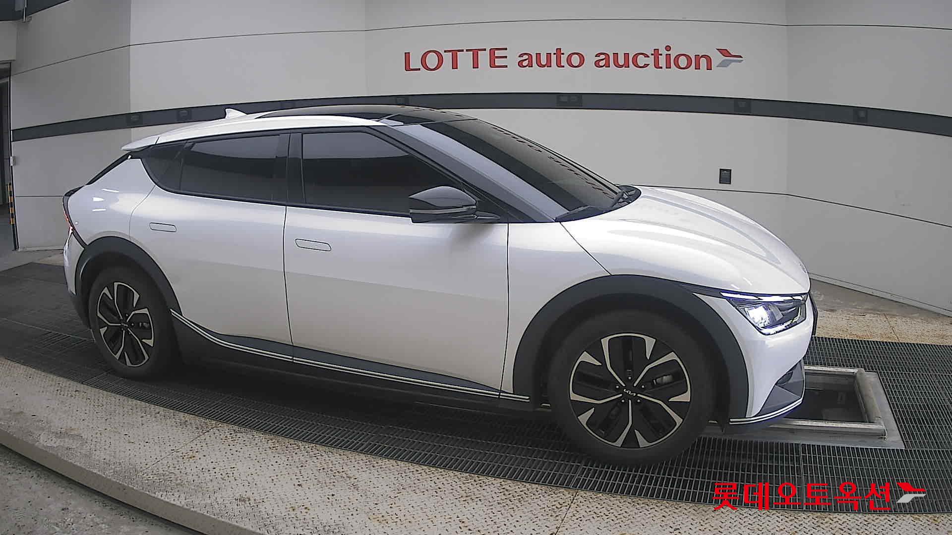 2022 - kia ev6