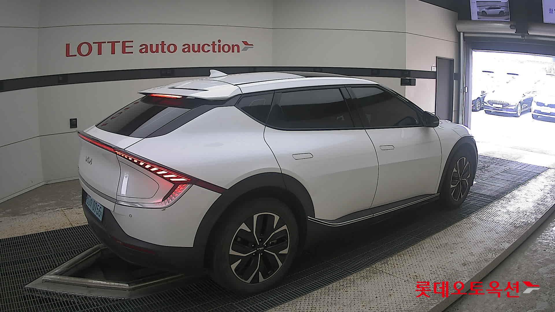 2022 - kia ev6