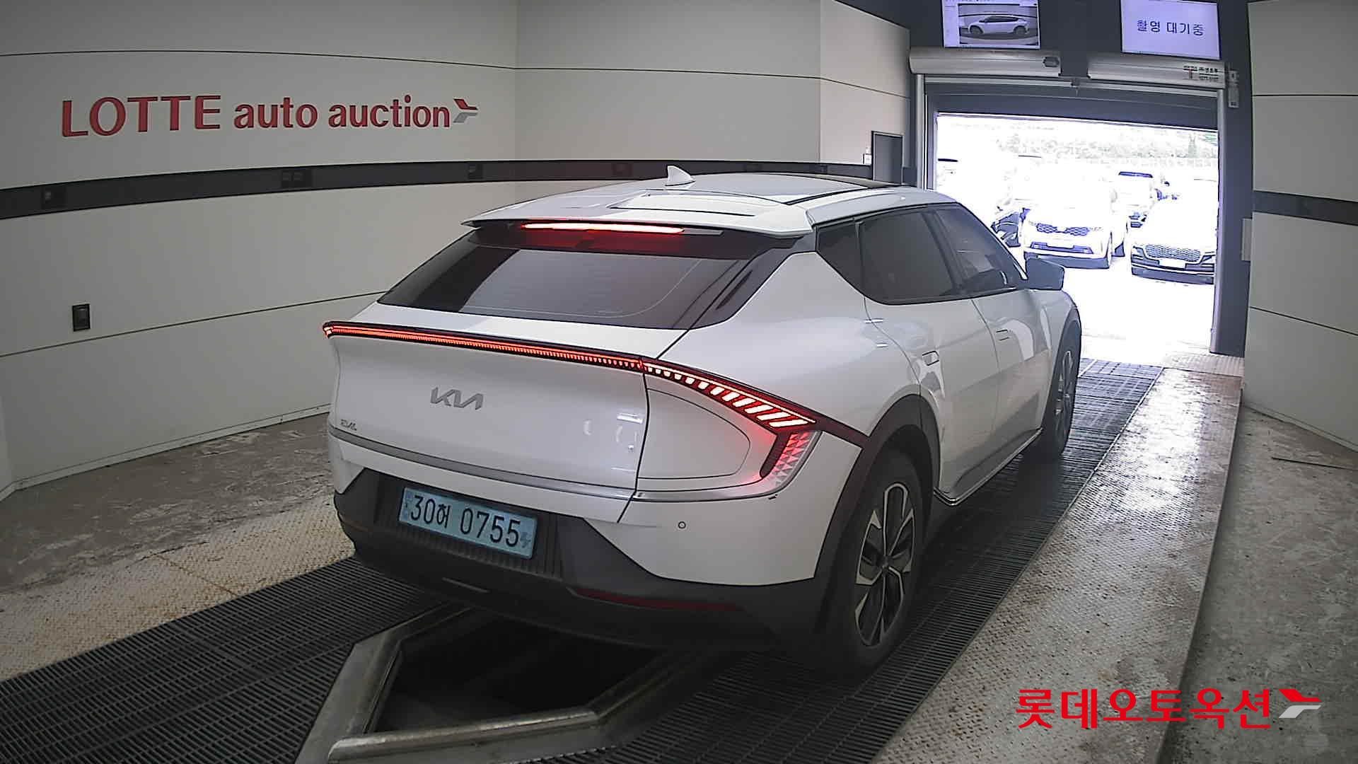 2022 - kia ev6