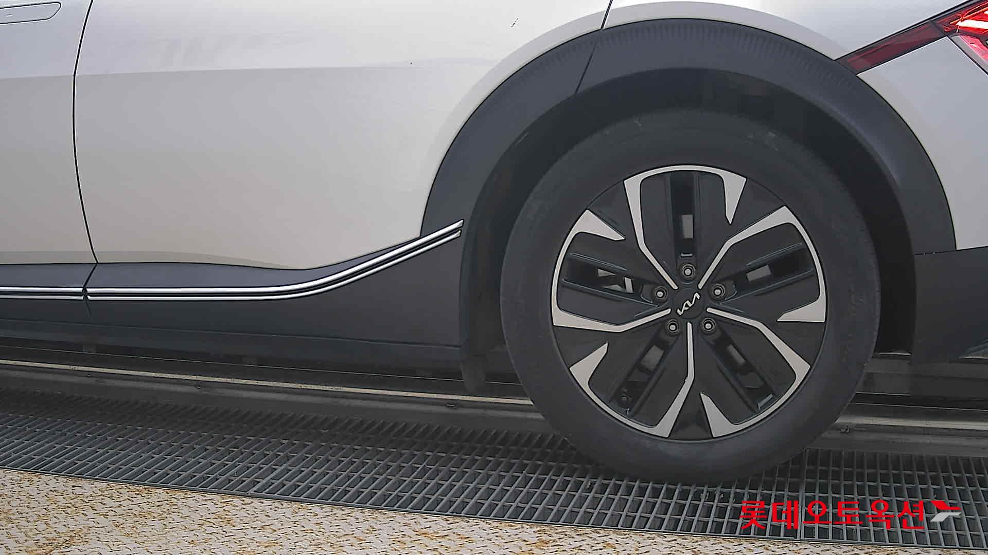 2022 - kia ev6