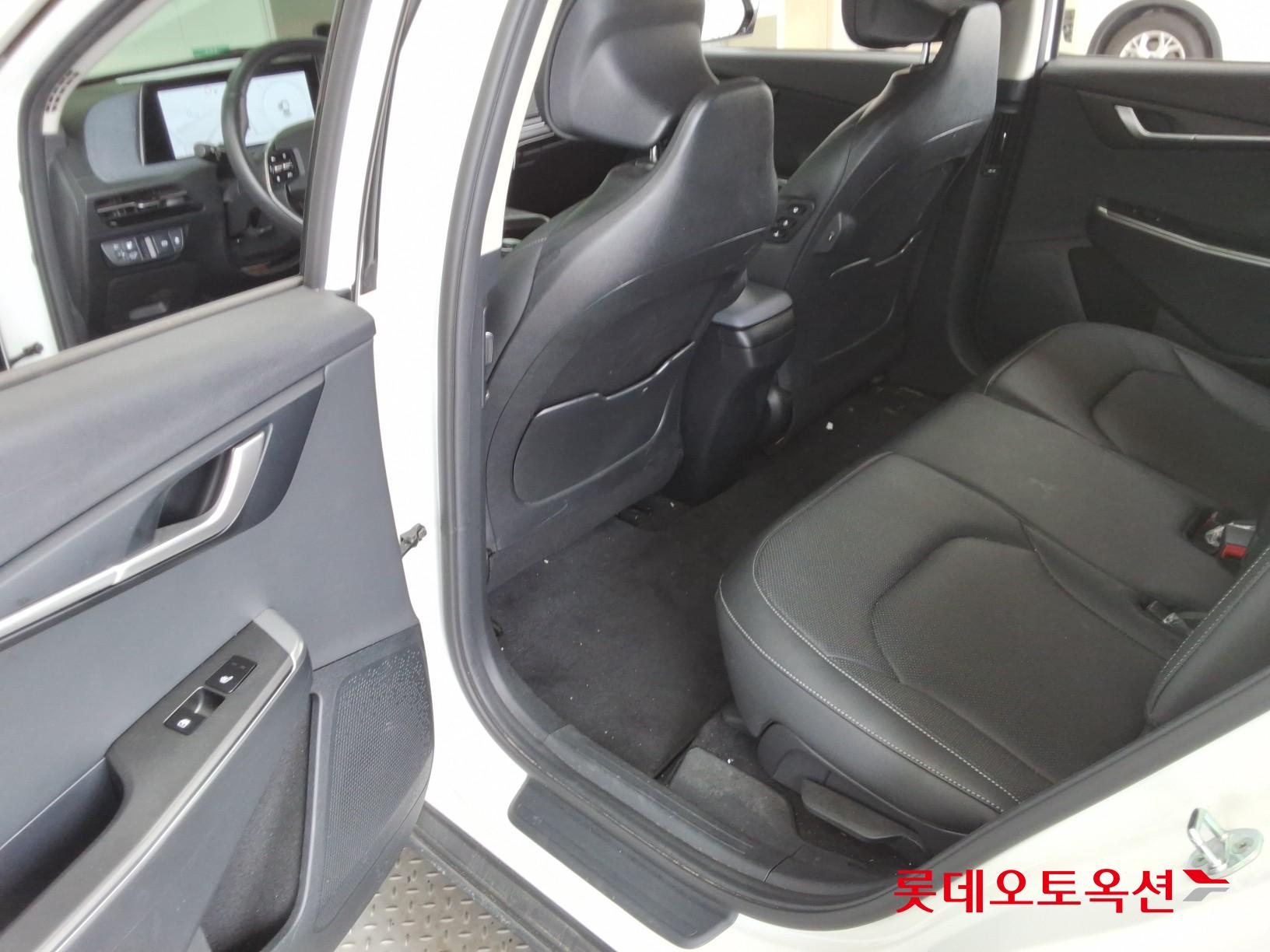 2022 - kia ev6