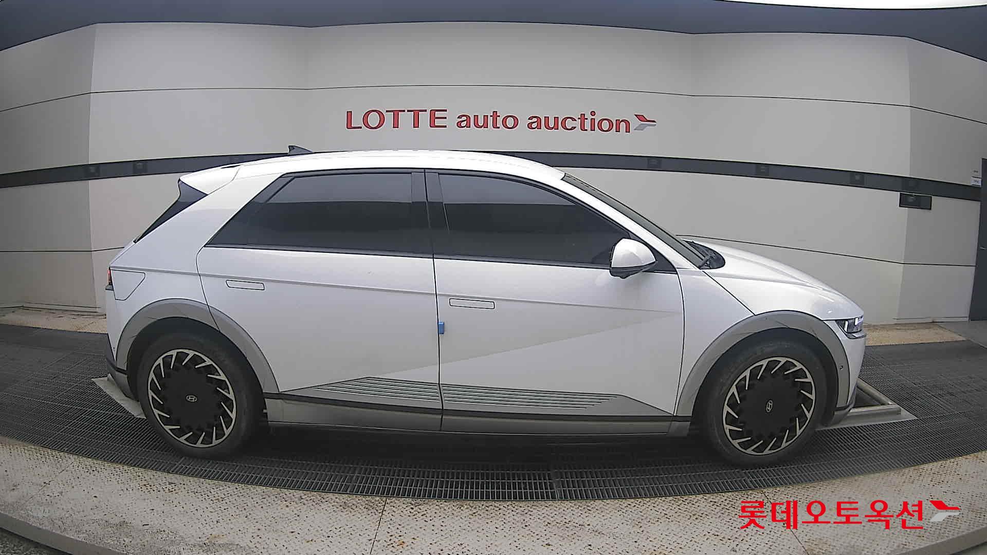 2022 - hyundai ioniq